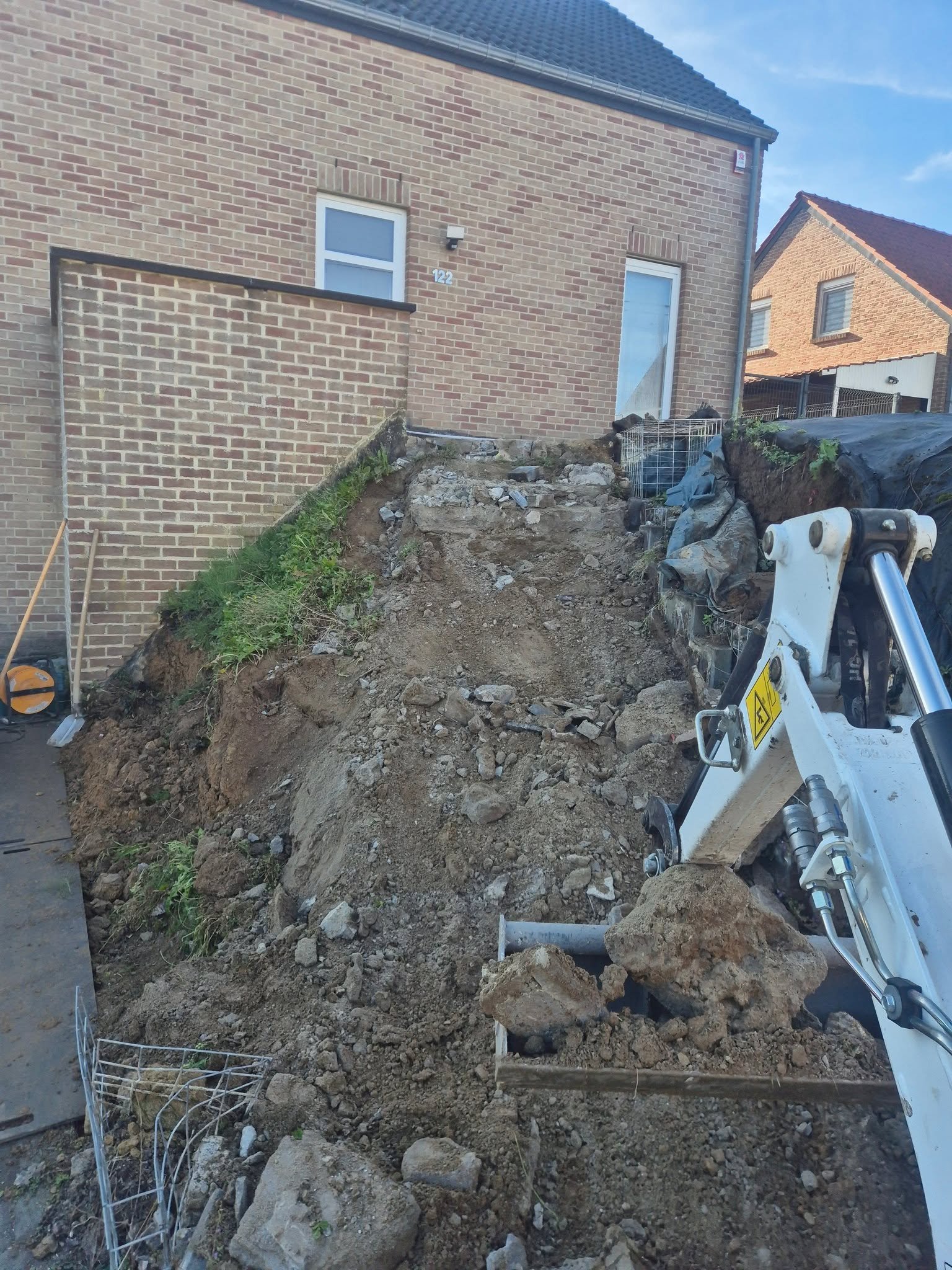 Terrassement en cours sur un chantier dans la région de Mettet