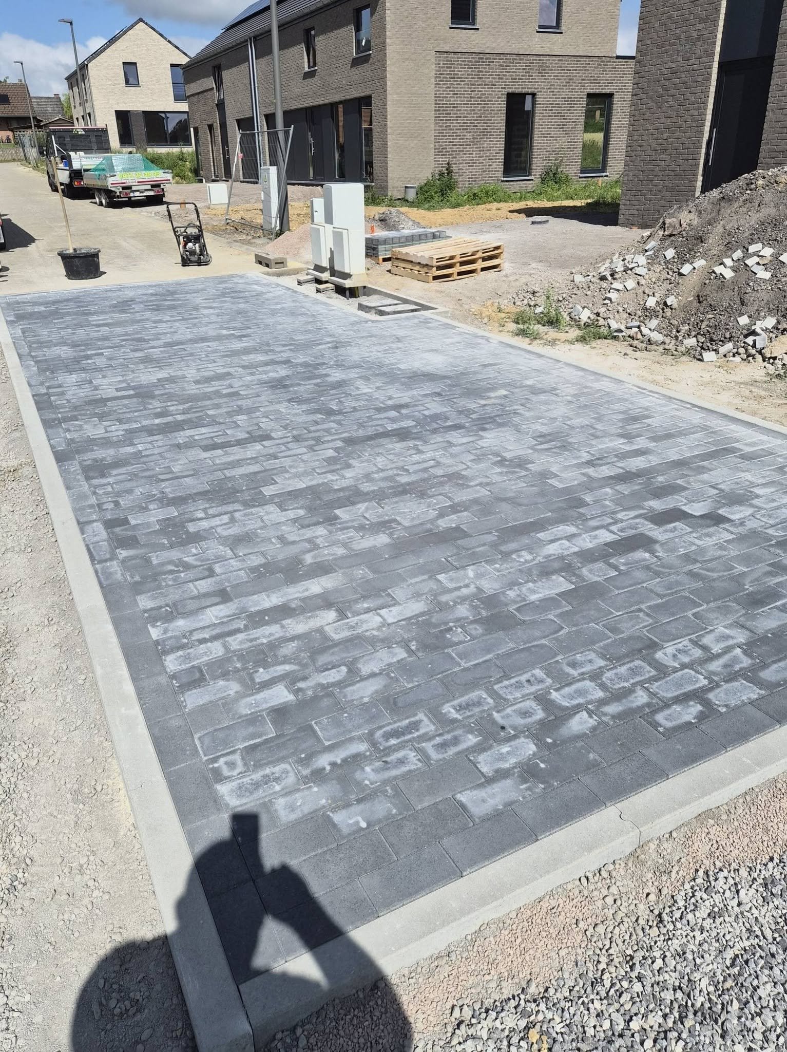 Allée pavée réalisée par MTA Moreau Terrassement et Aménagement